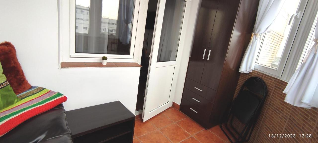 Platinum Apartment - Apartament Cu 3 Camere, 2 Dormitoare, 2 Bai, Bucatarie Complet Utilata, 2 Balcoane Bucureşti Exterior foto
