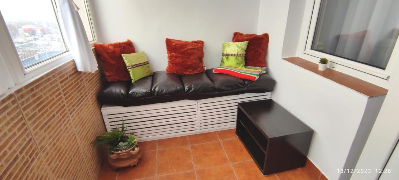 Platinum Apartment - Apartament Cu 3 Camere, 2 Dormitoare, 2 Bai, Bucatarie Complet Utilata, 2 Balcoane Bucureşti Exterior foto