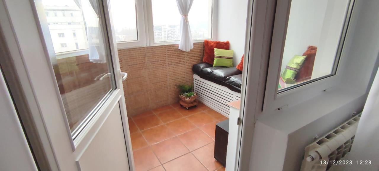 Platinum Apartment - Apartament Cu 3 Camere, 2 Dormitoare, 2 Bai, Bucatarie Complet Utilata, 2 Balcoane Bucureşti Exterior foto