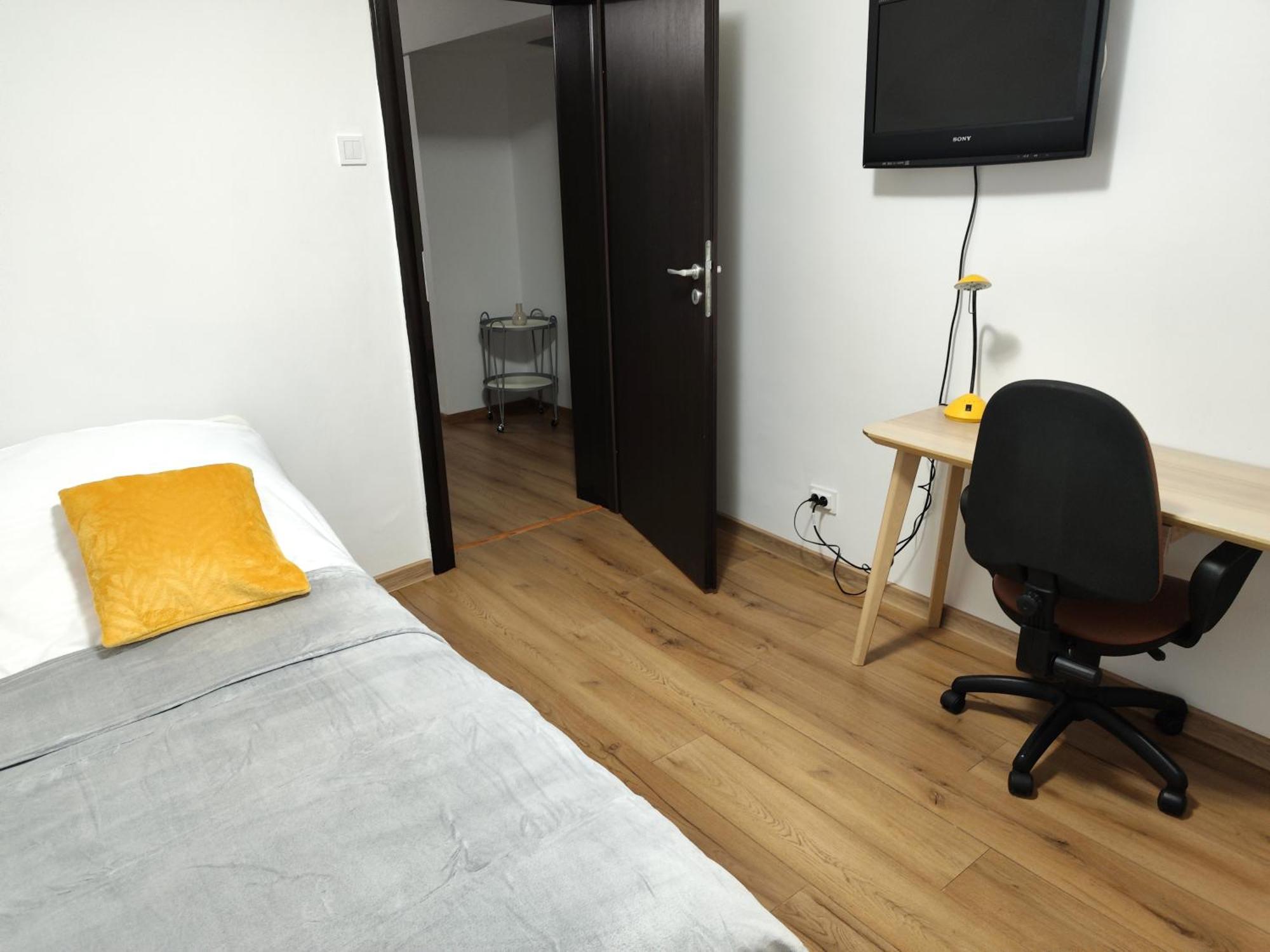 Platinum Apartment - Apartament Cu 3 Camere, 2 Dormitoare, 2 Bai, Bucatarie Complet Utilata, 2 Balcoane Bucureşti Exterior foto