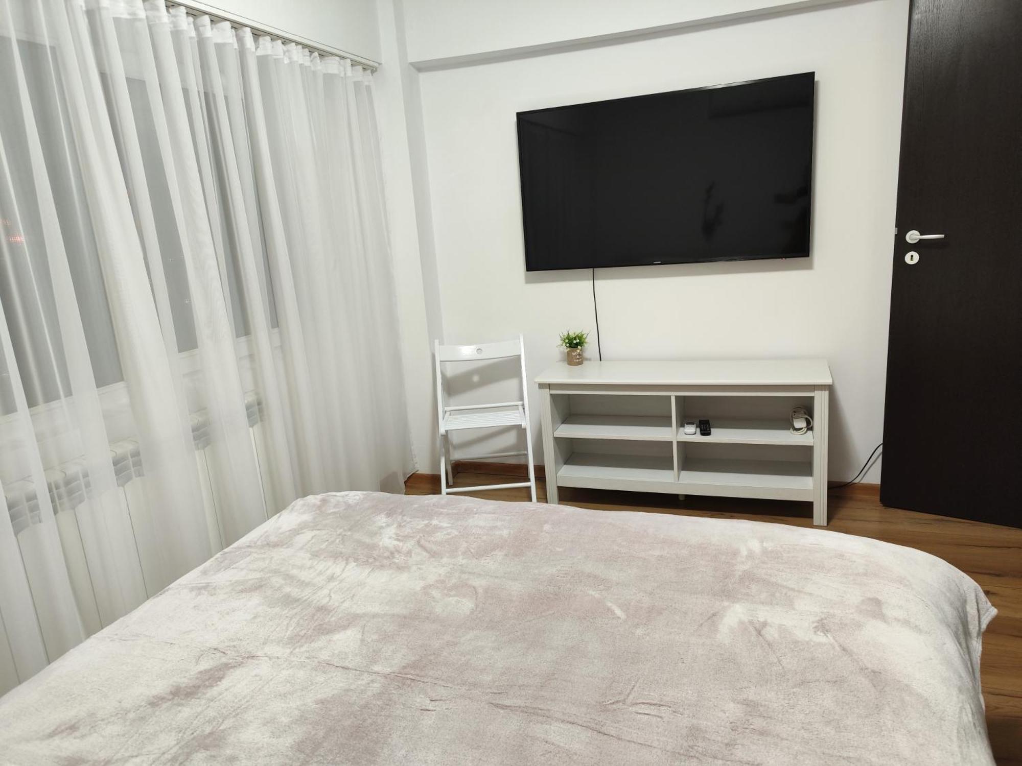 Platinum Apartment - Apartament Cu 3 Camere, 2 Dormitoare, 2 Bai, Bucatarie Complet Utilata, 2 Balcoane Bucureşti Exterior foto