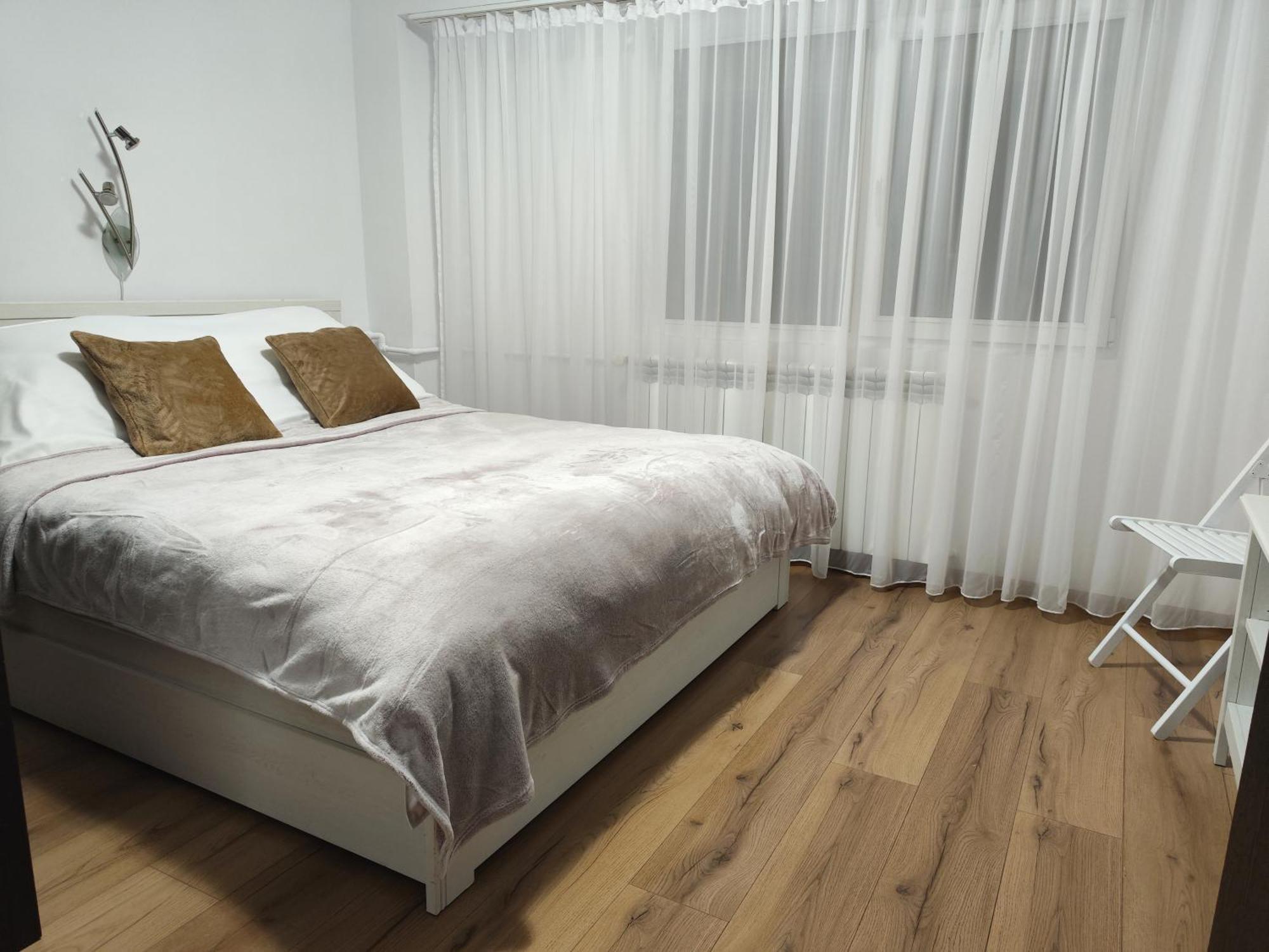 Platinum Apartment - Apartament Cu 3 Camere, 2 Dormitoare, 2 Bai, Bucatarie Complet Utilata, 2 Balcoane Bucureşti Exterior foto