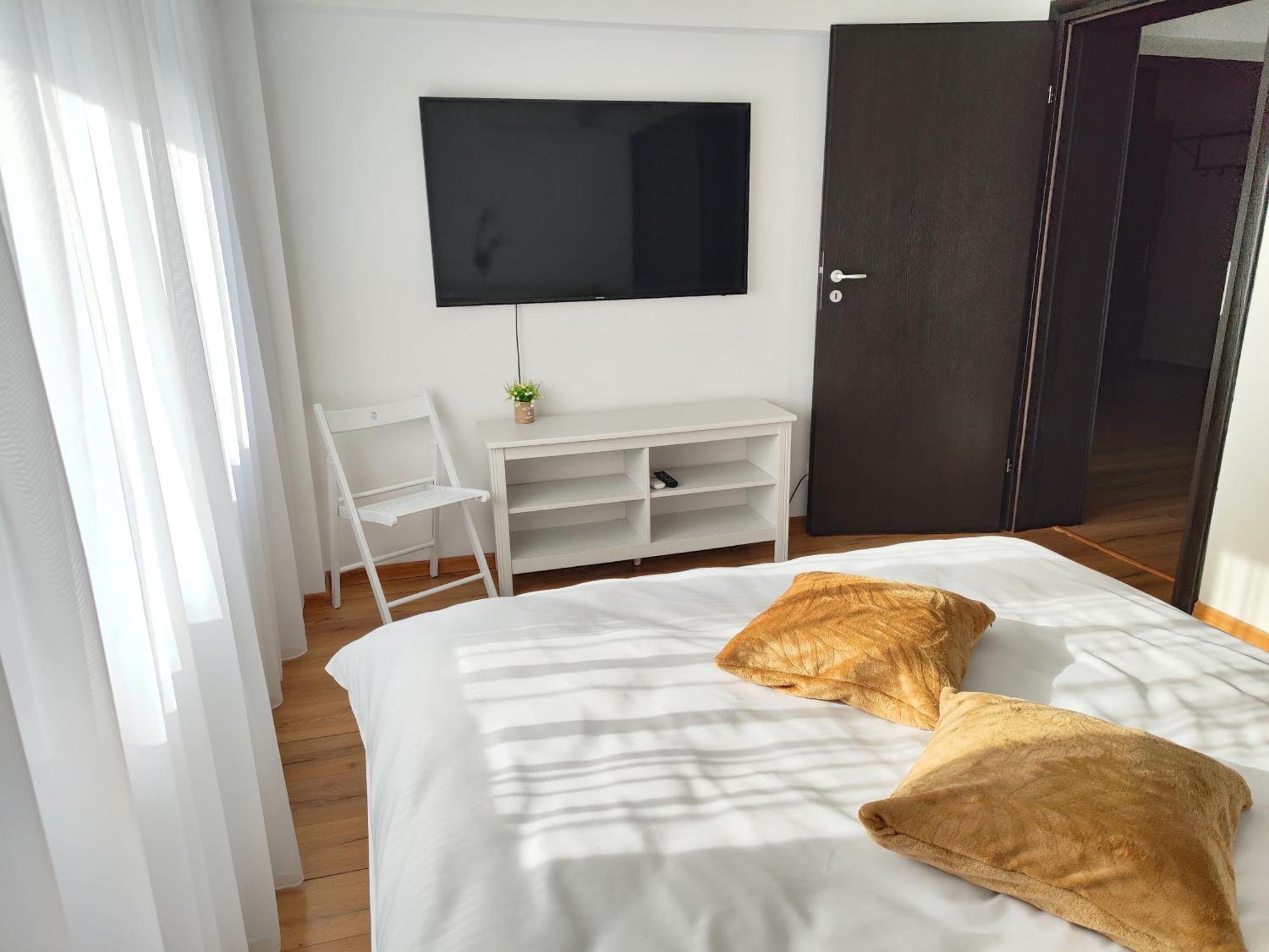 Platinum Apartment - Apartament Cu 3 Camere, 2 Dormitoare, 2 Bai, Bucatarie Complet Utilata, 2 Balcoane Bucureşti Exterior foto